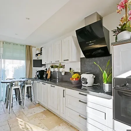 3 Bedroom Stunning In Holiday home *