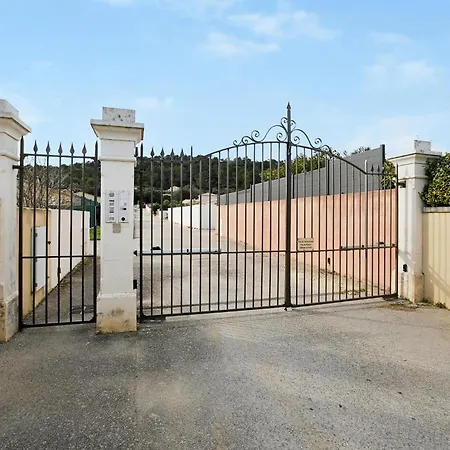 3 Bedroom Stunning In Holiday home Bagnols-sur-Ceze